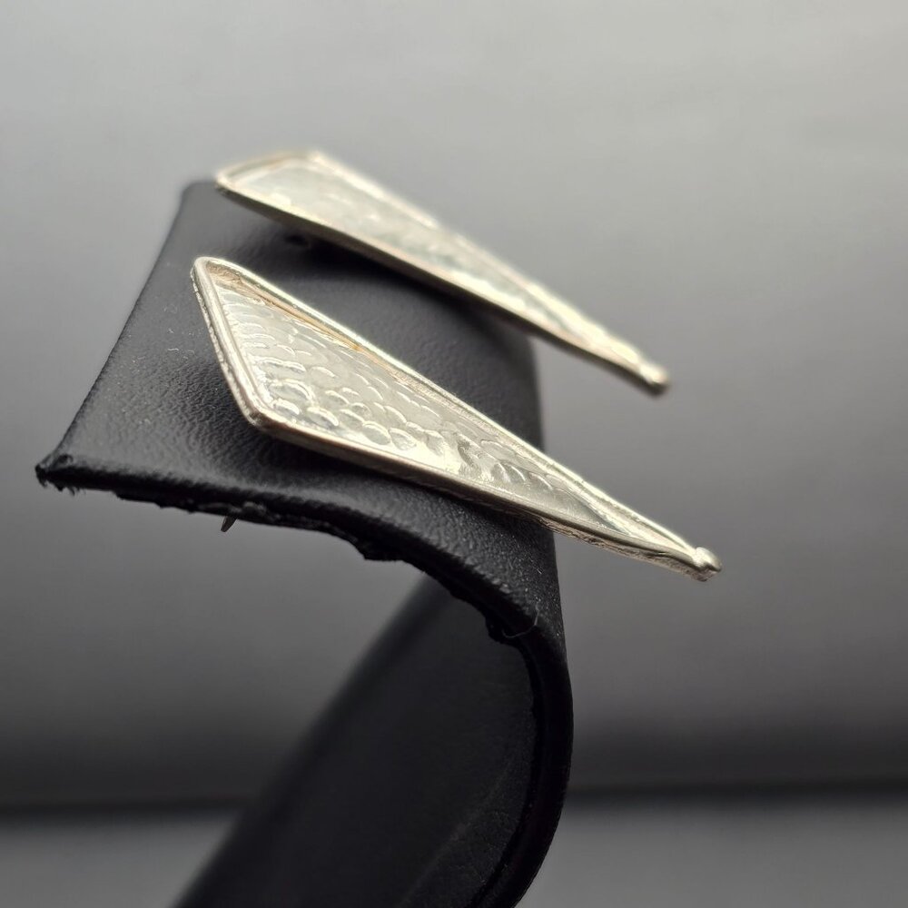 VTG Sterling Silver Hammered Triangle Stud Earrings 1.5" Signed Silpada? - Picture 3 of 7